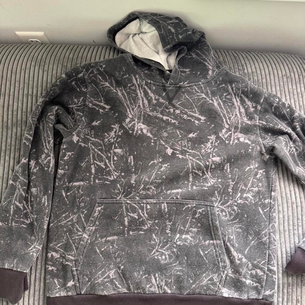 Bixby Nomad gray hoodie with white branch-like pattern, size kids L
